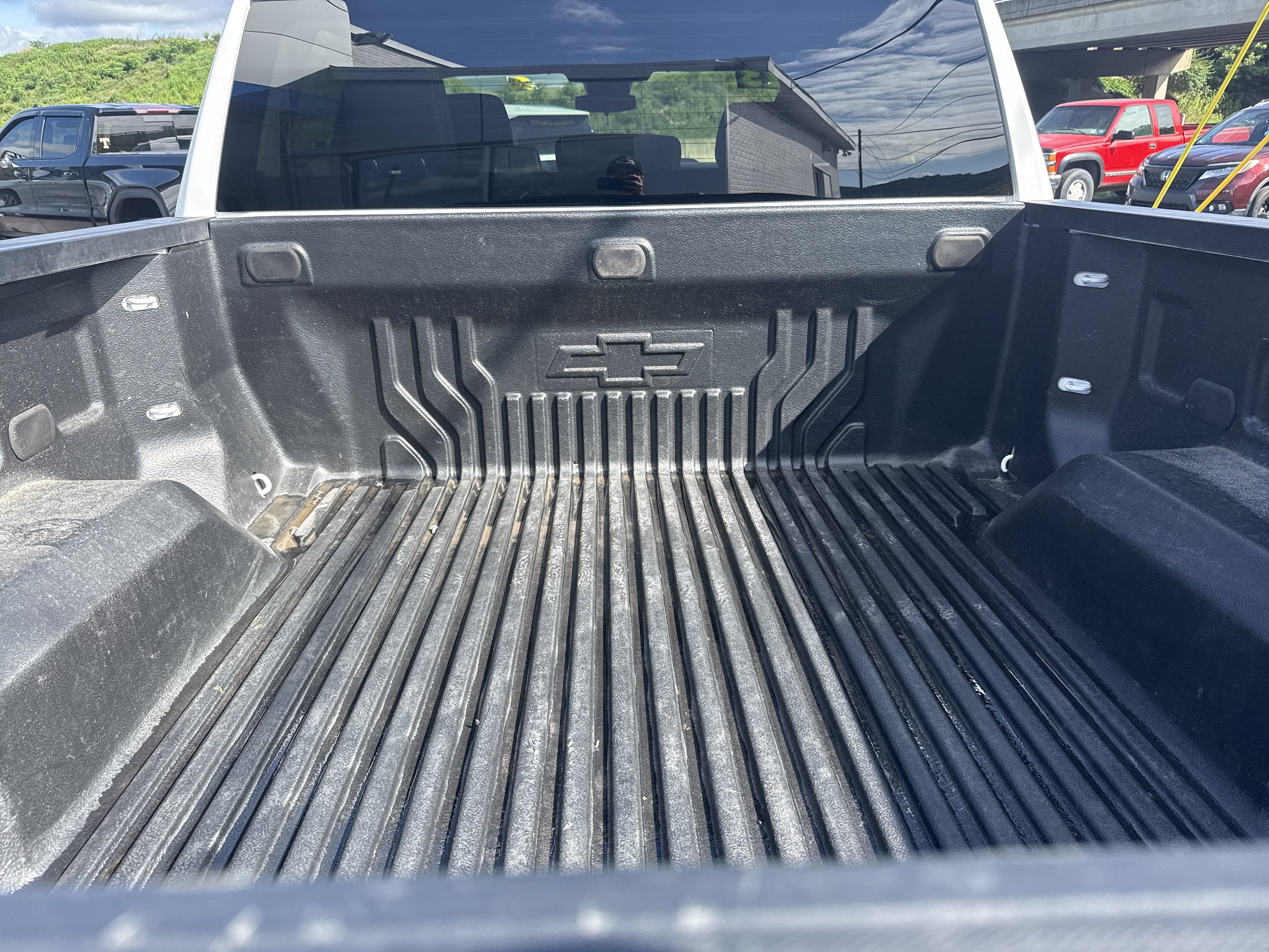 Used 2023 Chevrolet Silverado 1500 LT Trail Boss w/ LPO, Dark Essentials Package AWD/4WD image 5