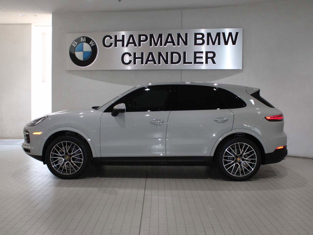 Used 2022 Porsche Cayenne image 3