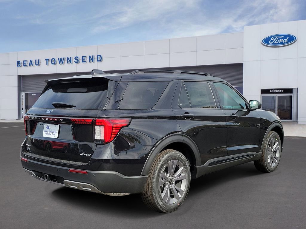 New 2026 Ford Explorer Active w/ Active Comfort Package image 4