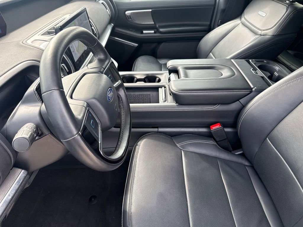 Used 2025 Ford Expedition Platinum AWD/4WD image 21