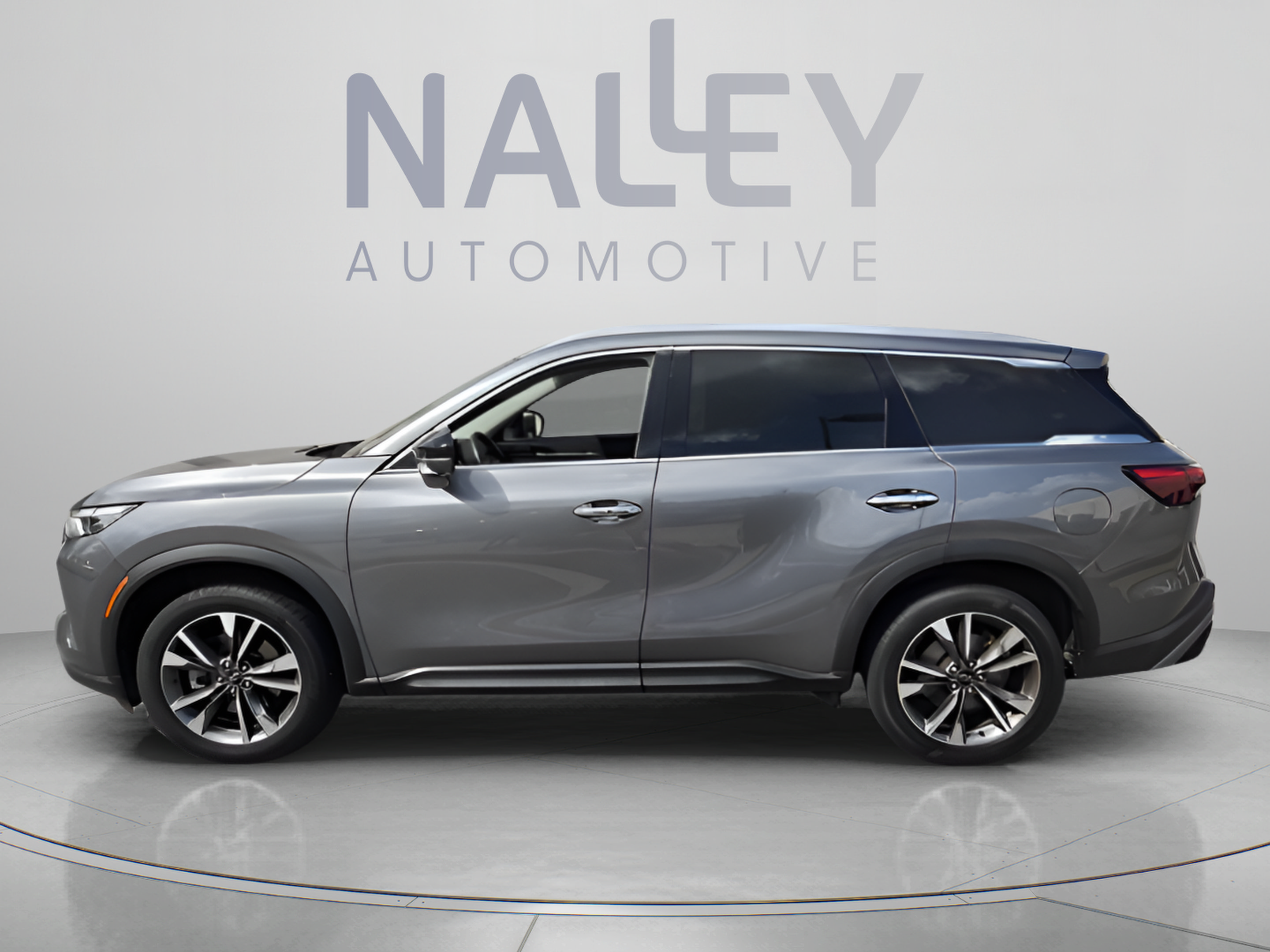 Used 2024 INFINITI QX60 Luxe FWD image 2