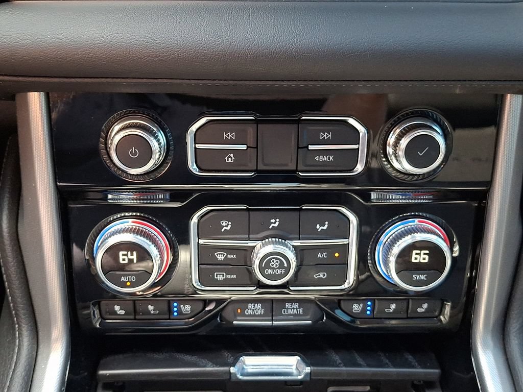 Used 2024 GMC Yukon Denali AWD/4WD image 18
