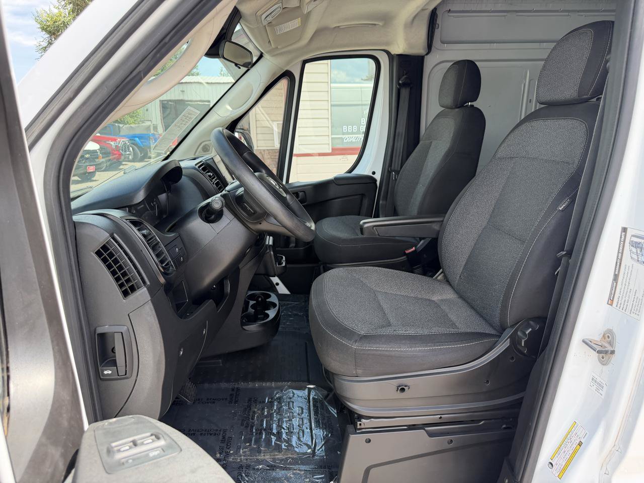 Used 2023 RAM ProMaster 2500 FWD image 11