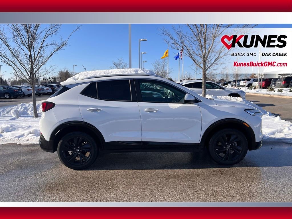 Used 2024 Buick Encore GX Sport Touring image 4