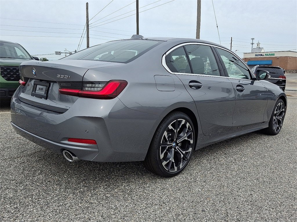 New 2025 BMW 330i xDrive Sedan w/ Premium Package image 4