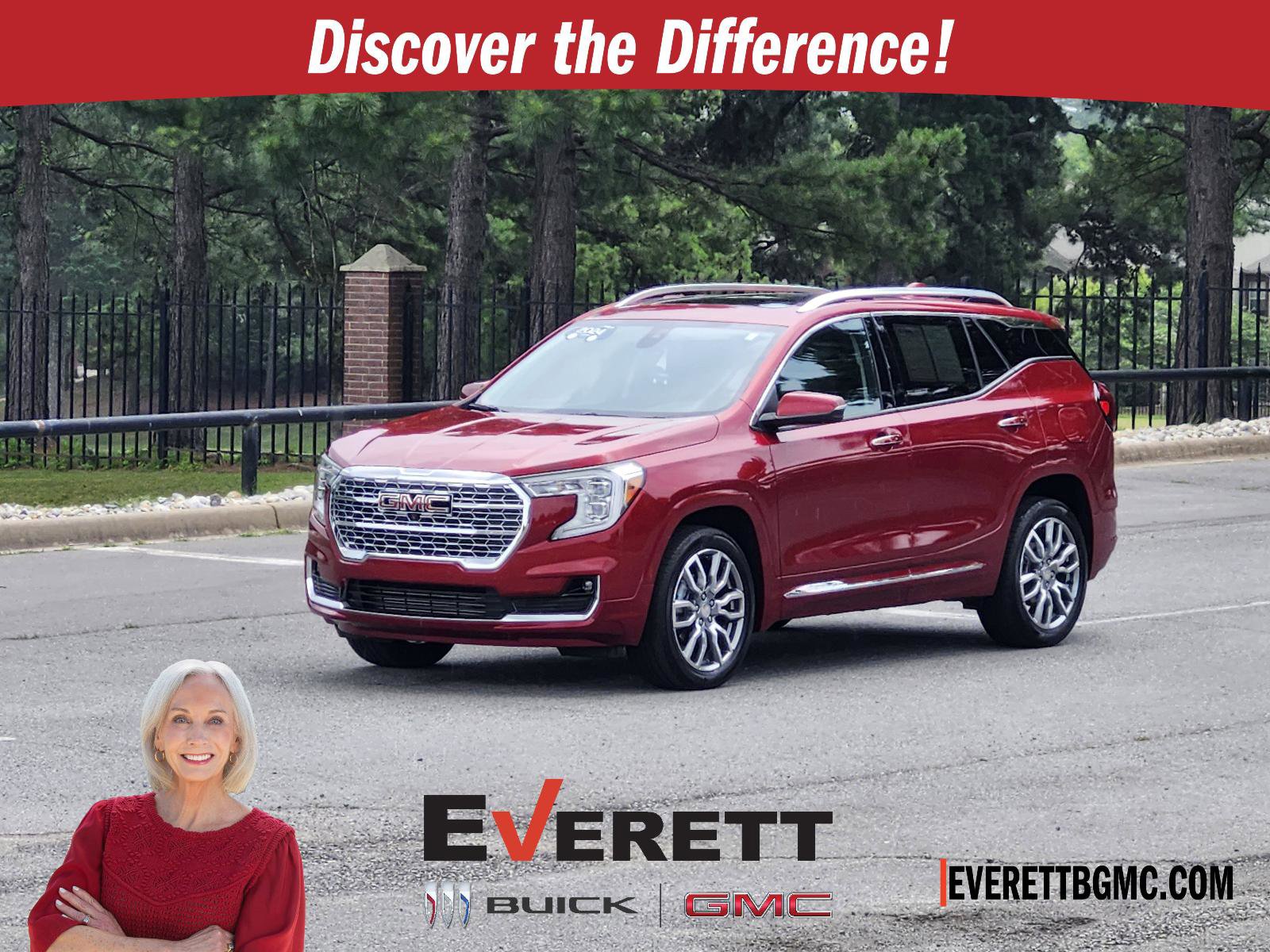 Used 2024 GMC Terrain Denali w/ Denali Premium Package AWD/4WD image 1
