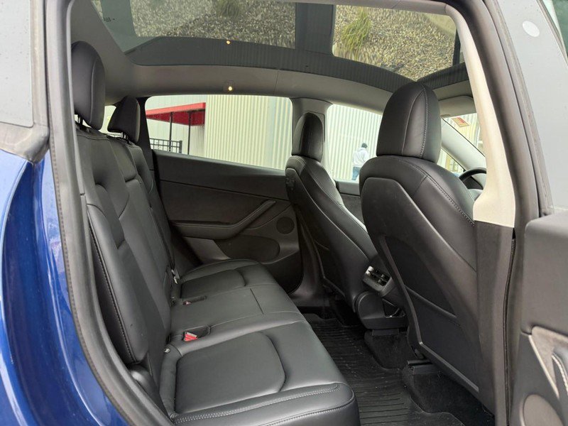 Used 2021 Tesla Model Y Long Range image 11