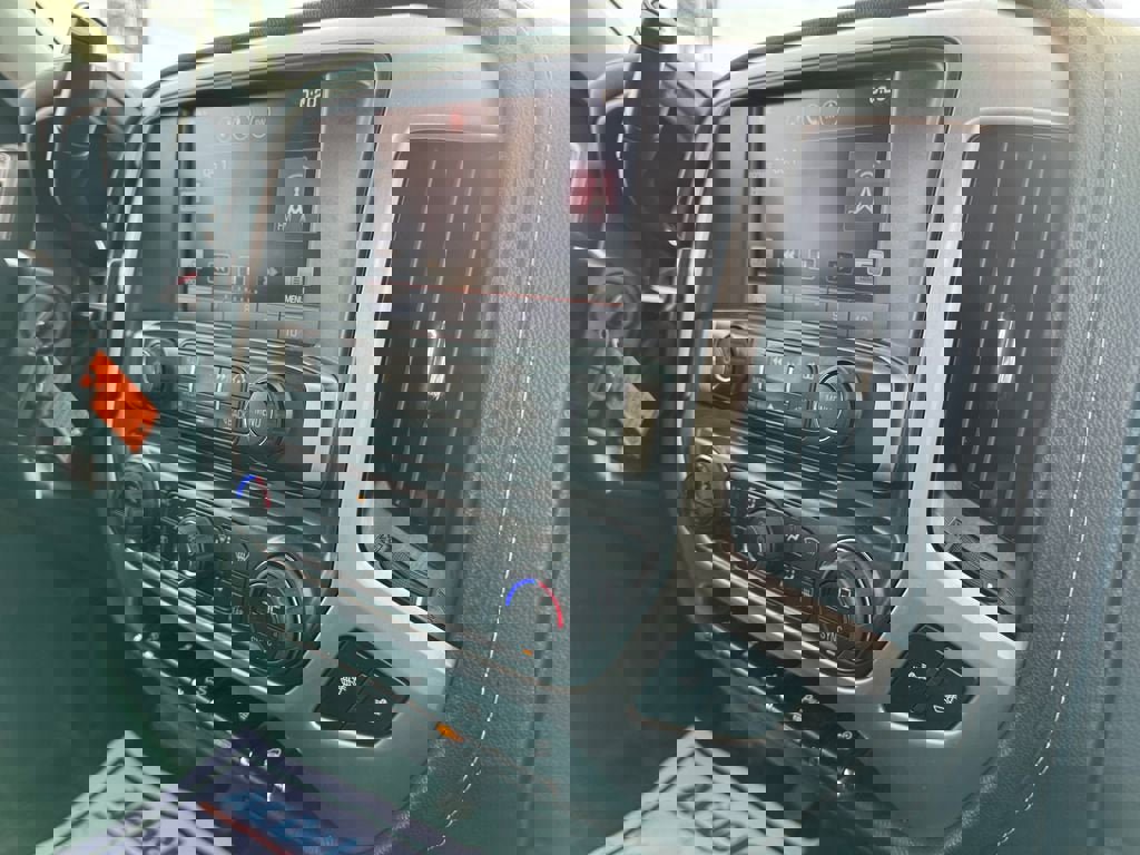 Used 2015 GMC Sierra 1500 SLE w/ SLE Value Package image 16