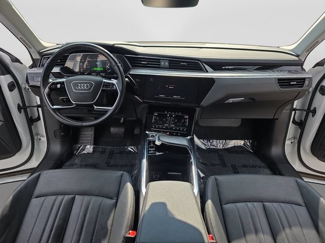 Used 2023 Audi e-tron Premium Plus w/ Premium Plus Package AWD/4WD image 11