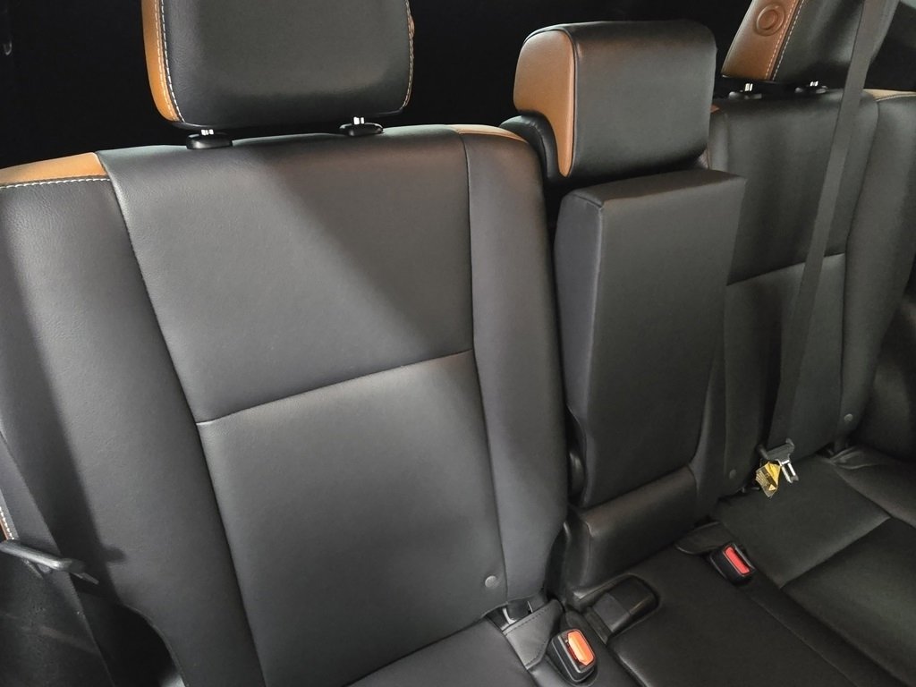 Used 2018 Toyota RAV4 SE w/ Power Extra Value Package image 19