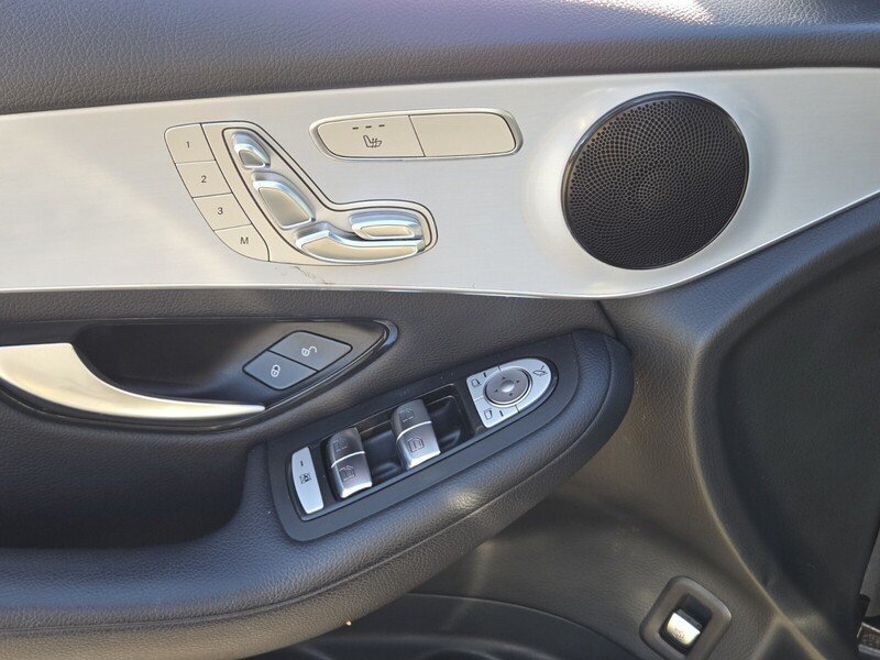 Used 2021 Mercedes-Benz GLC 300 w/ Multimedia Package image 18