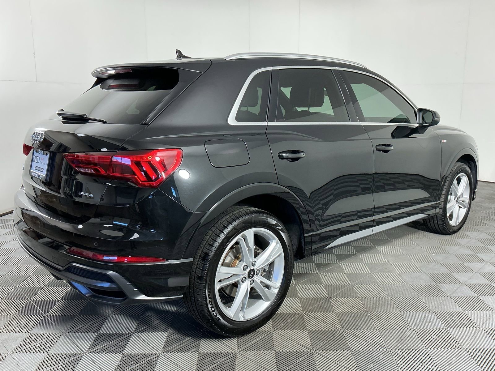 Used 2022 Audi Q3 2.0T Premium Plus AWD/4WD image 9