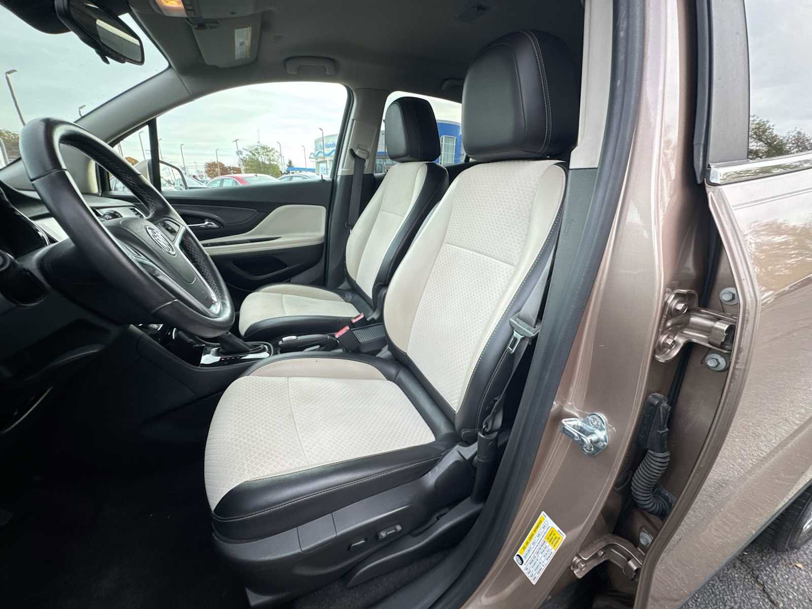 Used 2019 Buick Encore Sport Touring image 21