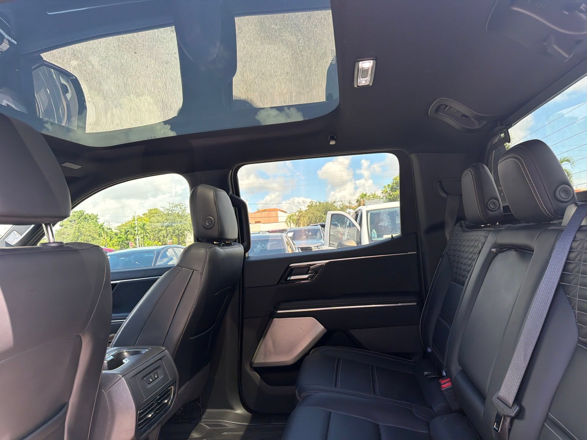 Used 2024 GMC Sierra EV Denali AWD/4WD image 13
