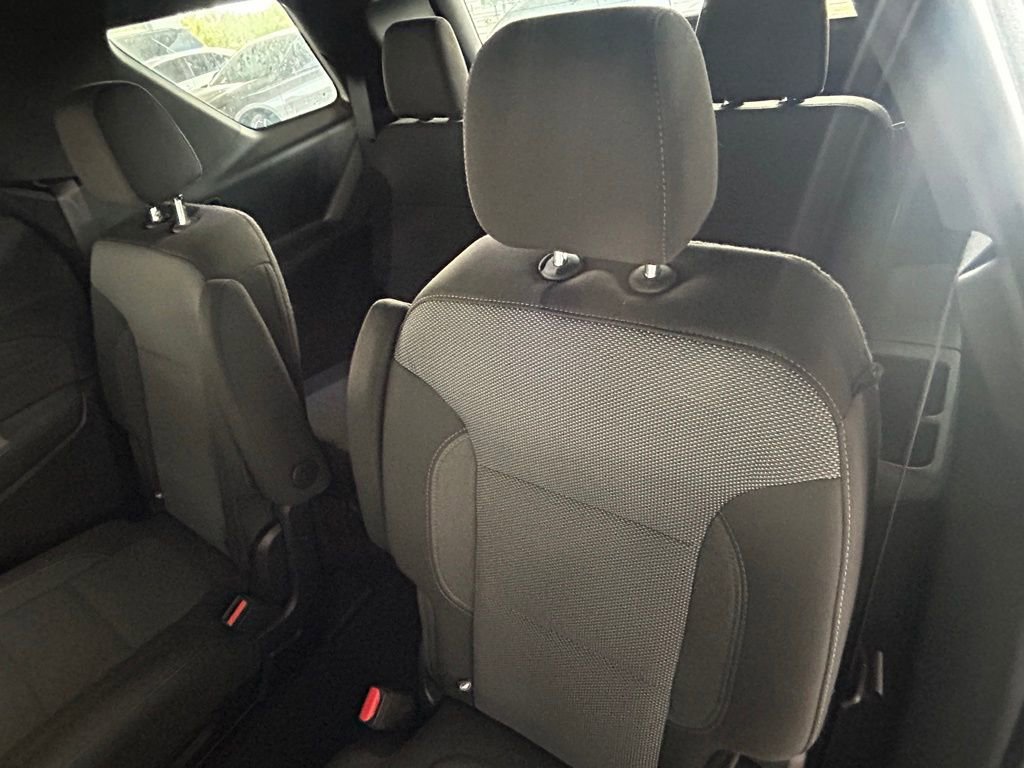 Used 2023 Chevrolet Traverse LT image 47