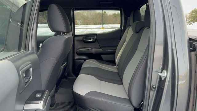 Used 2023 Toyota Tacoma TRD Off-Road image 11