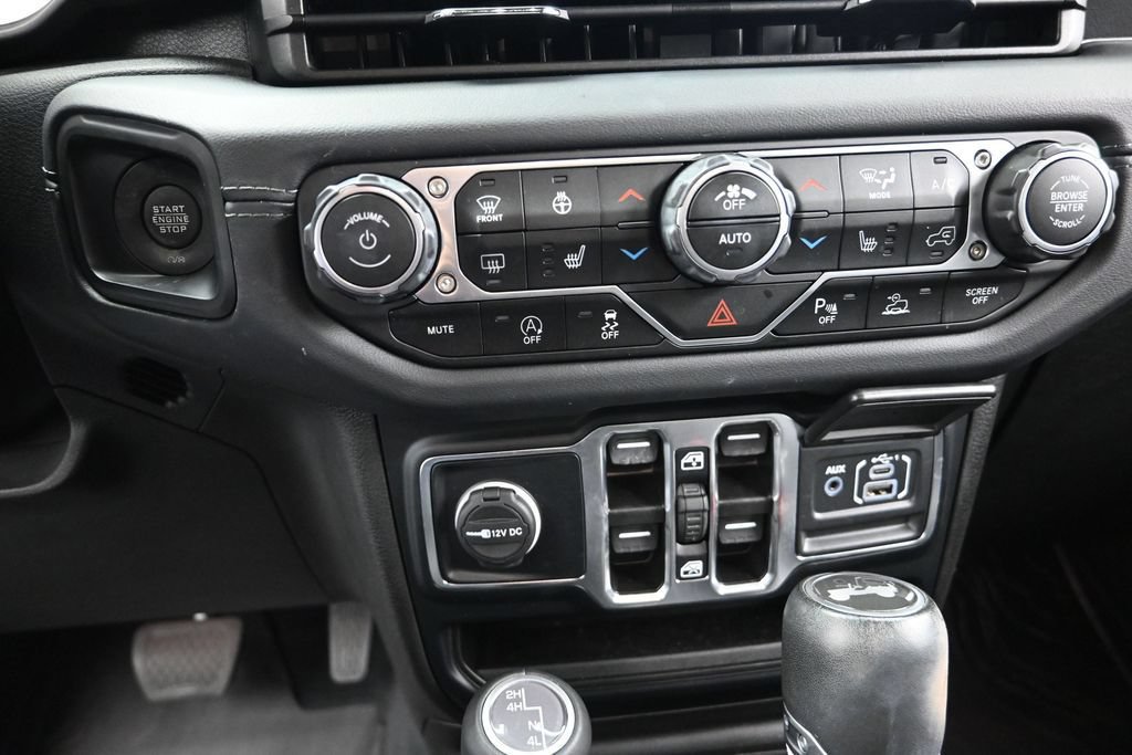 Used 2024 Jeep Wrangler Unlimited Sahara w/ Safety Group AWD/4WD image 15