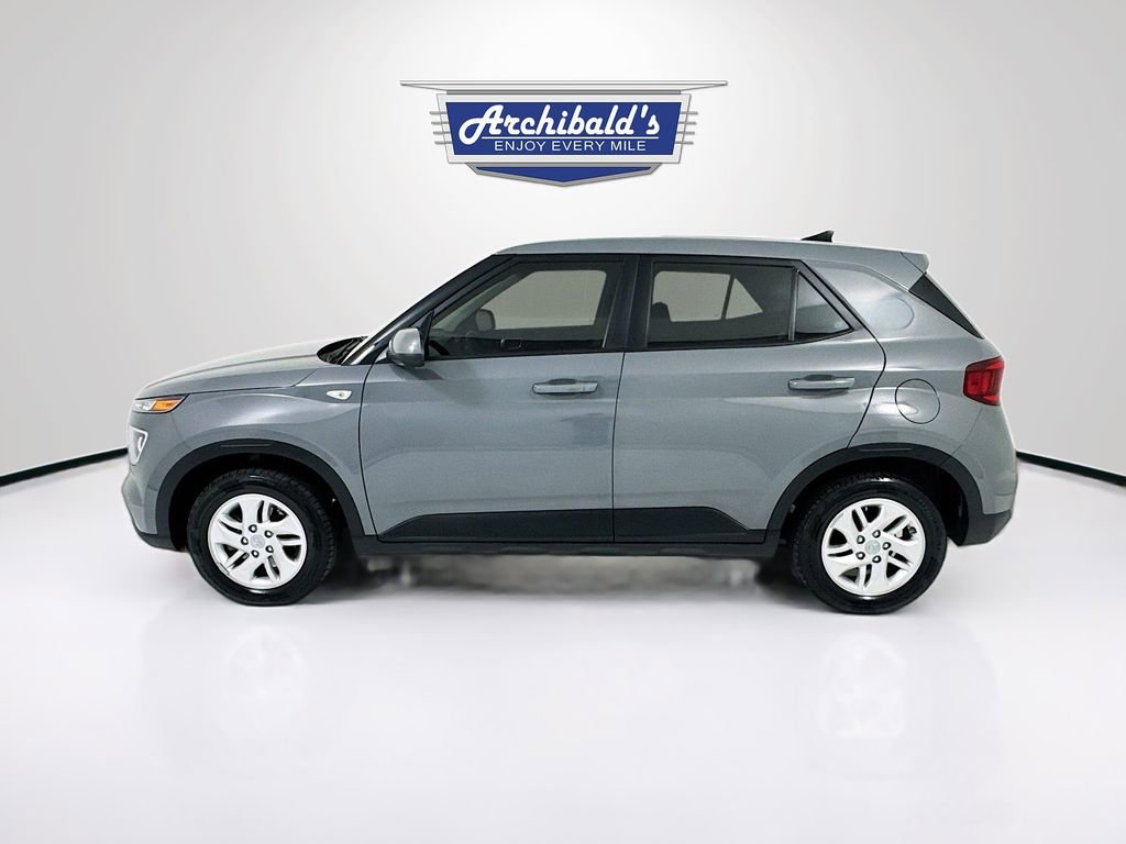 Used 2021 Hyundai Venue SE image 5