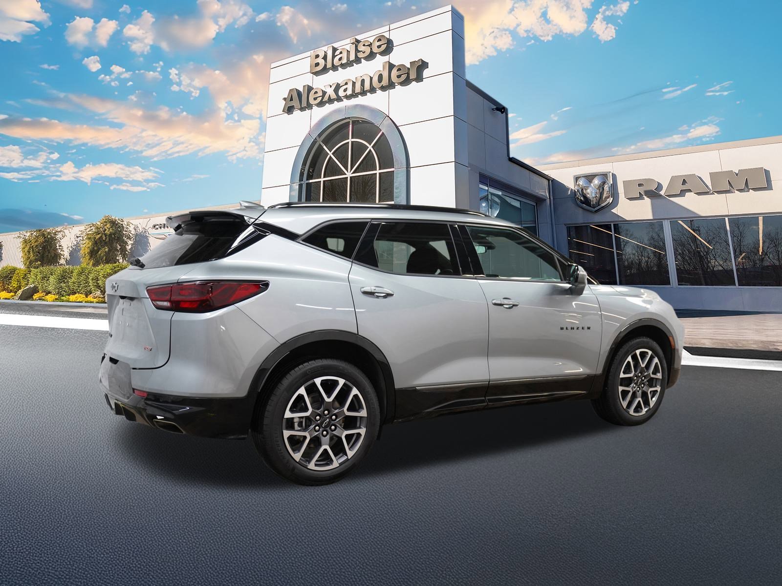 Used 2025 Chevrolet Blazer RS video 3