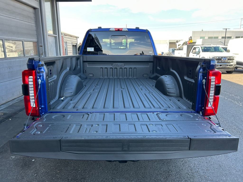 New 2026 Ford F350 Lariat w/ Black Appearance Package image 25