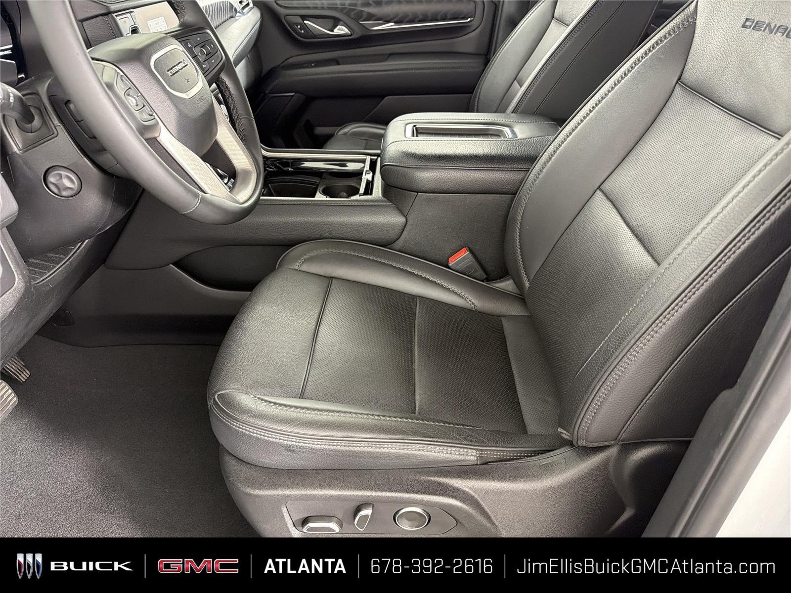 Used 2024 GMC Yukon XL Denali RWD image 6