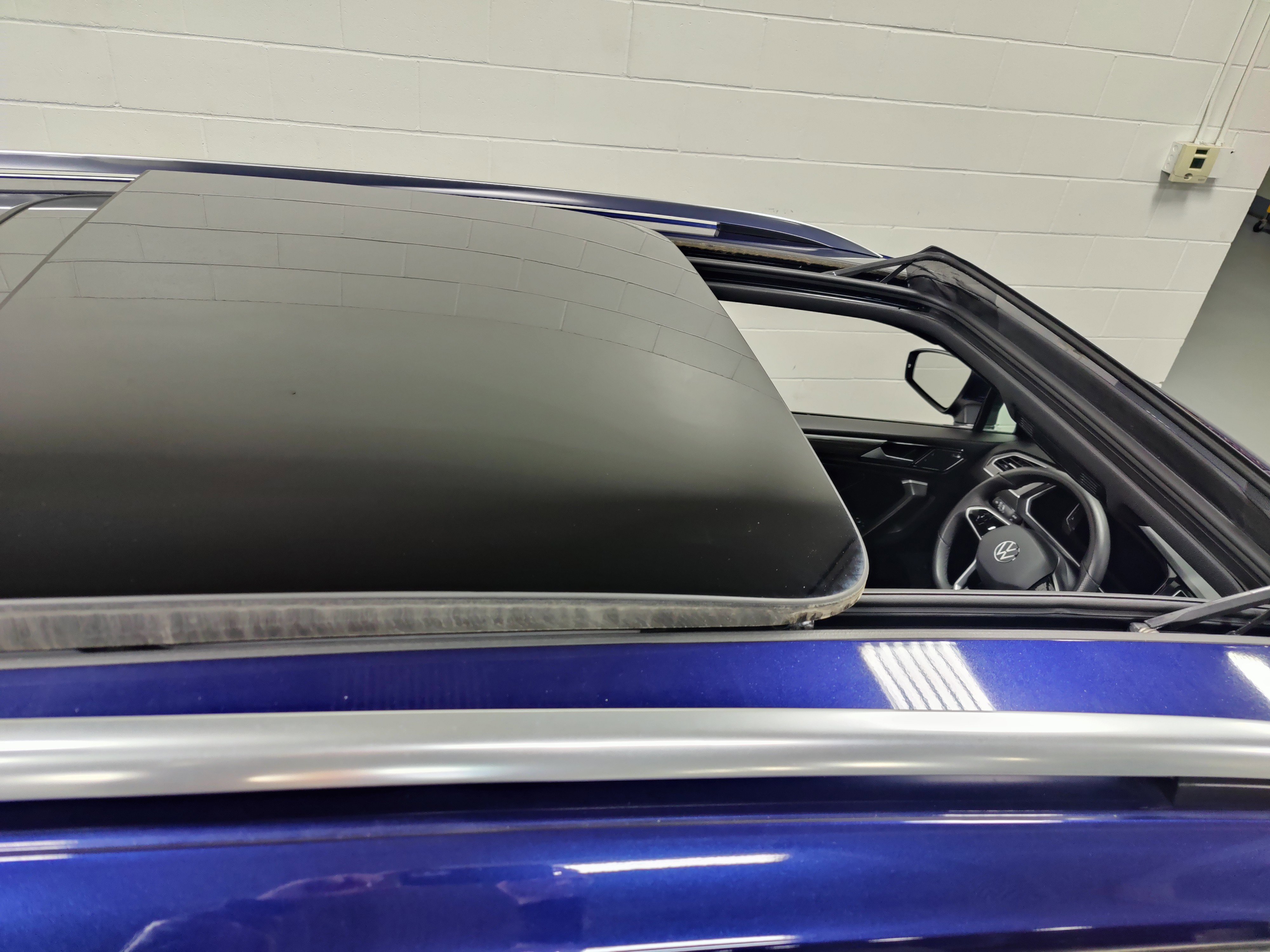 Used 2024 Volkswagen Tiguan SEL R-Line image 6