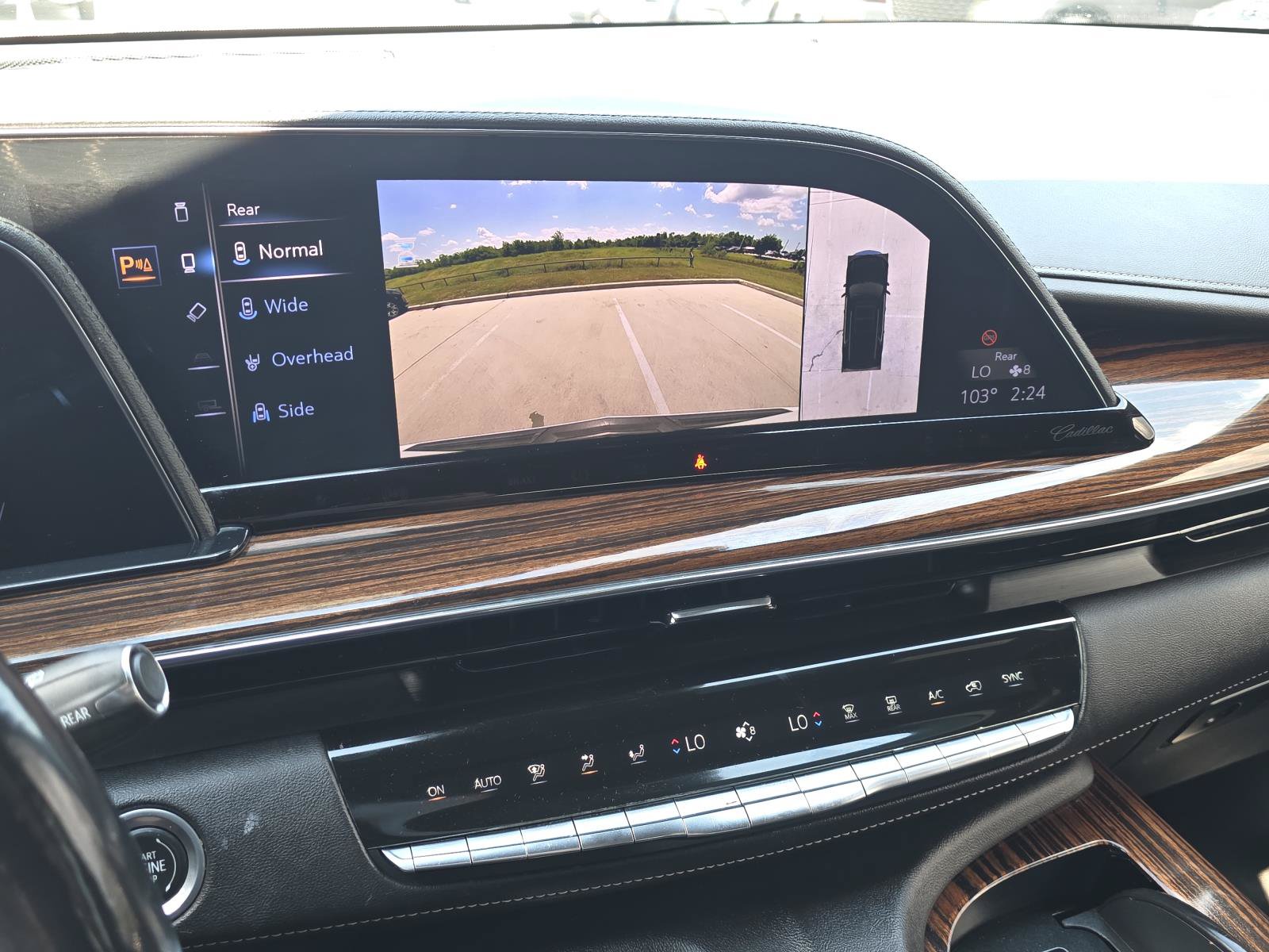 Used 2023 Cadillac Escalade Premium Luxury RWD image 31