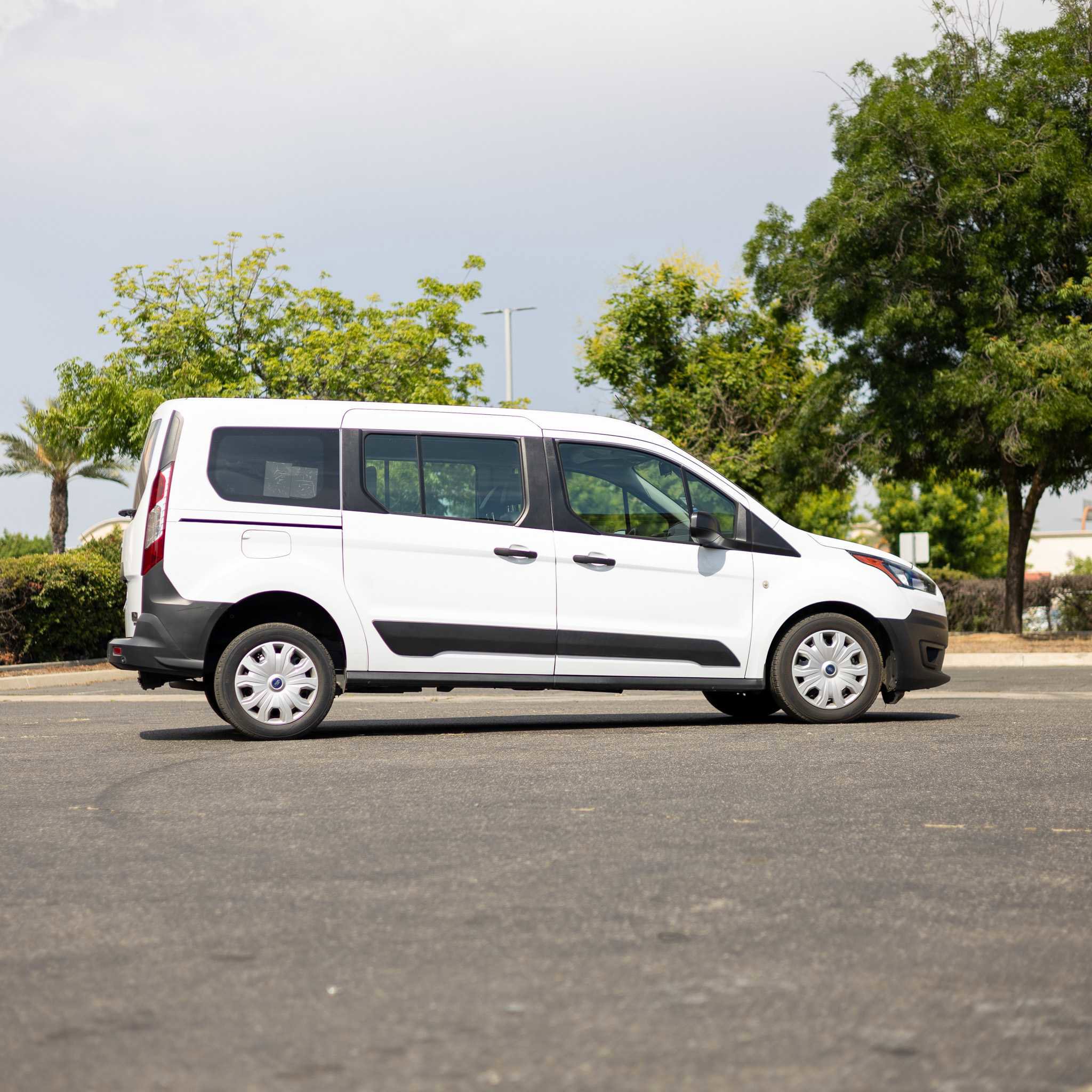 Used 2022 Ford Transit Connect XL image 8