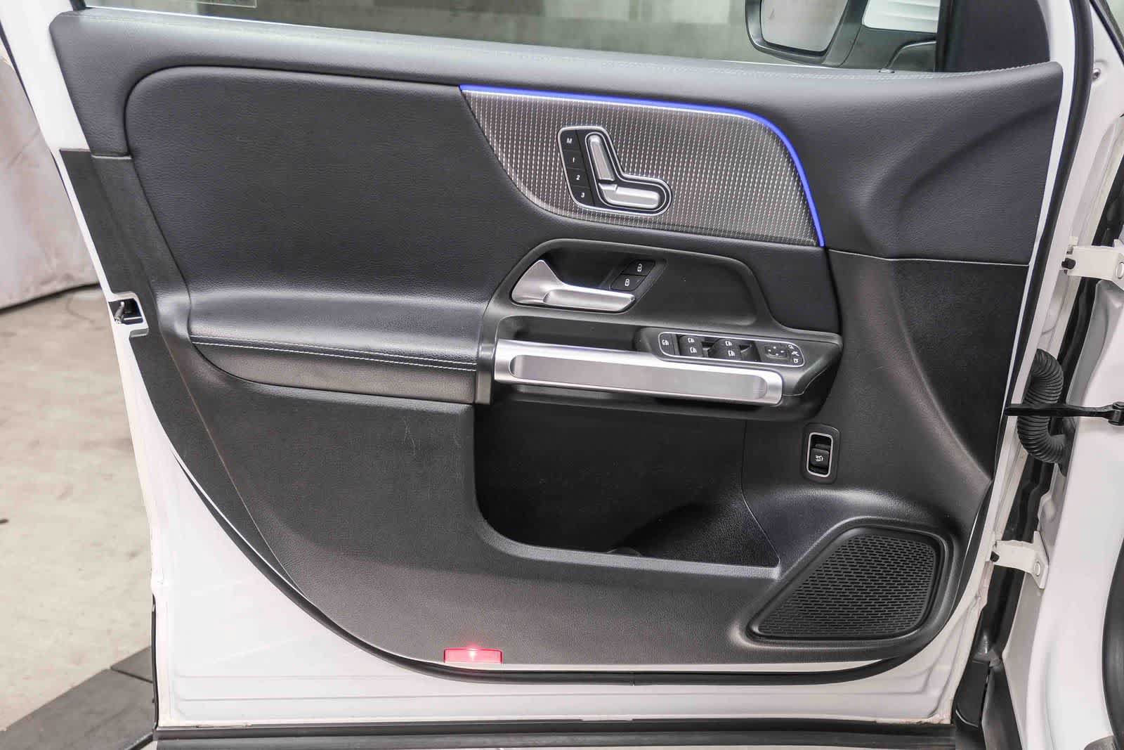 Used 2021 Mercedes-Benz GLB 250 image 27