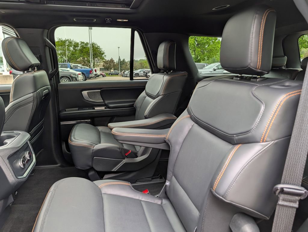Used 2025 Ford Expedition Tremor AWD/4WD image 31