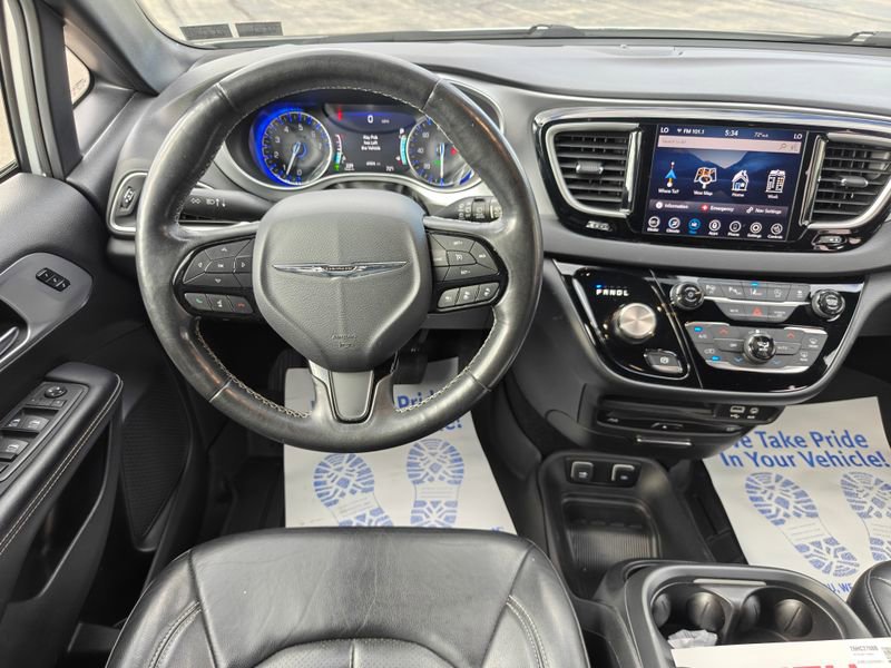 Used 2020 Chrysler Pacifica Touring-L Plus FWD image 26