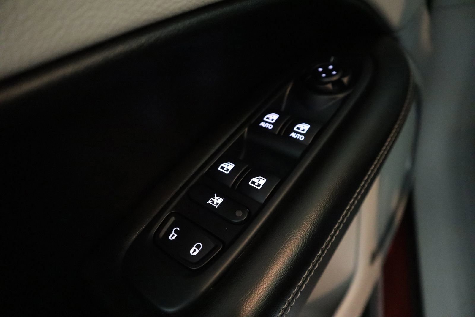 Used 2021 Jeep Compass Latitude w/ Driver Assistance Group image 39