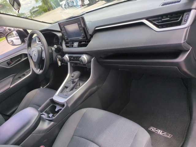 Used 2021 Toyota RAV4 LE FWD image 20