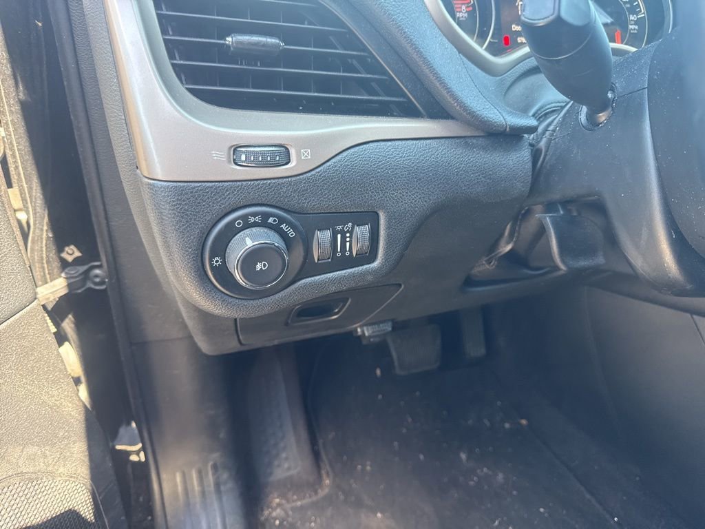 Used 2017 Jeep Cherokee Latitude w/ Trailer Tow Group image 6