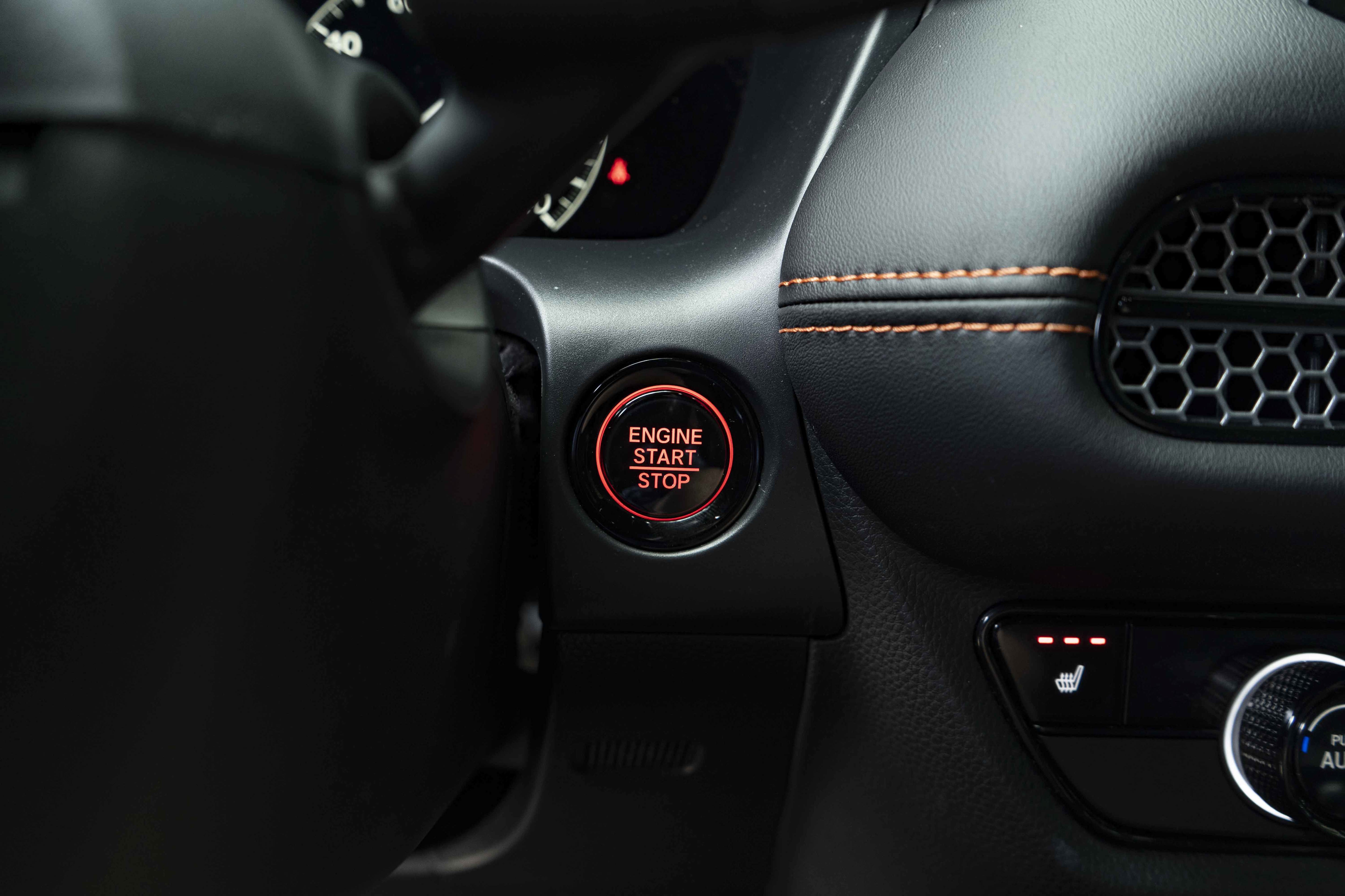 Certified 2025 Honda HR-V Sport image 25