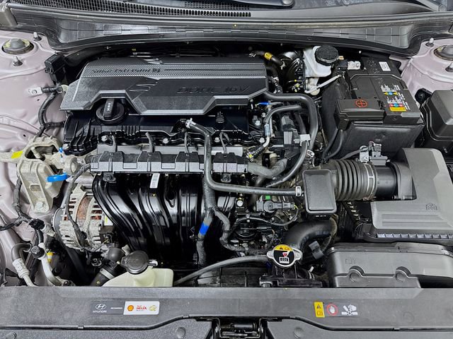 Used 2025 Hyundai Elantra SEL FWD image 31