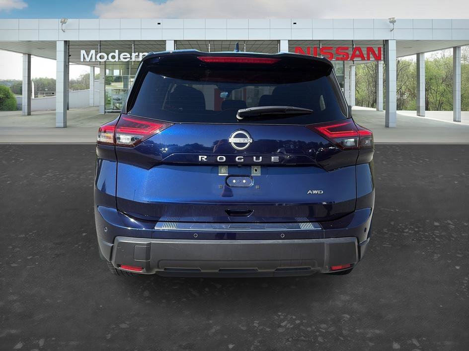 Certified 2025 Nissan Rogue SV AWD/4WD image 4