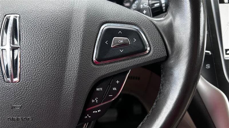 Used 2018 Lincoln MKC Select w/ Select Plus Package AWD/4WD image 12