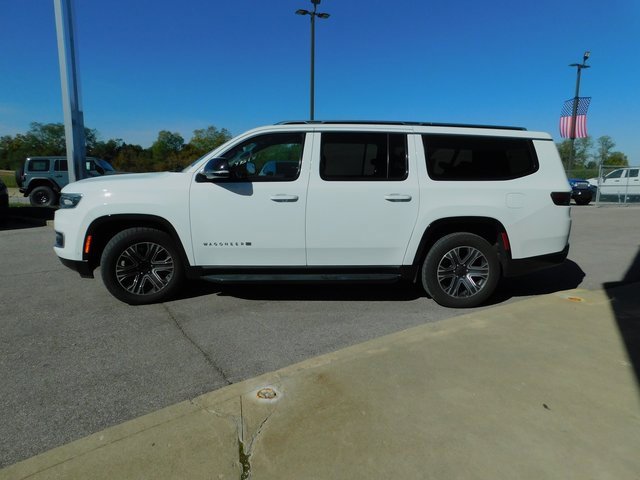 Used 2024 Jeep Wagoneer L Series II w/ Flexible Seating Group image 4