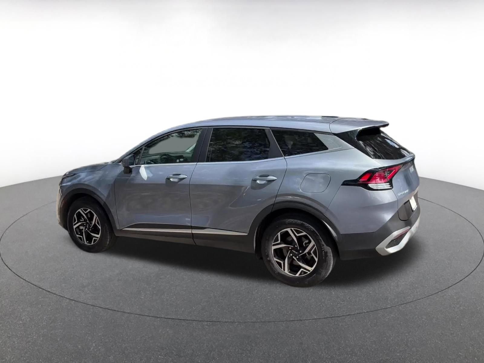 Used 2025 Kia Sportage LX FWD image 10