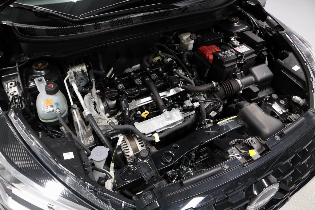 Certified 2024 Nissan Kicks SV image 14