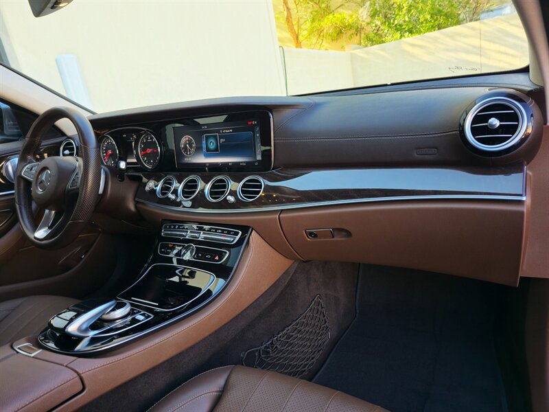Used 2017 Mercedes-Benz E 300 image 27