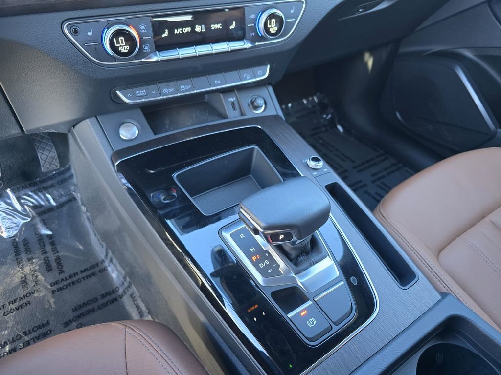 Used 2023 Audi Q5 2.0T Premium w/ Convenience Package image 24