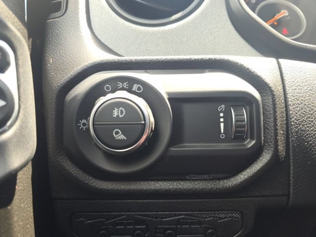 Used 2025 Jeep Gladiator Sport AWD/4WD image 12