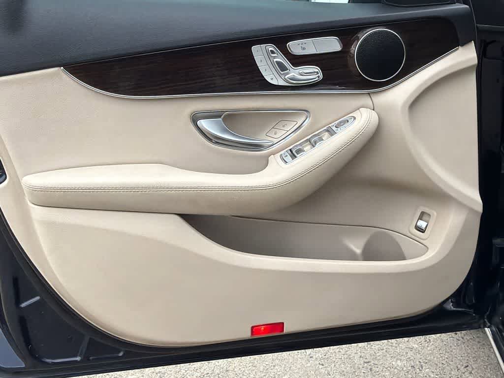 Used 2017 Mercedes-Benz C 300 4MATIC Sedan image 11