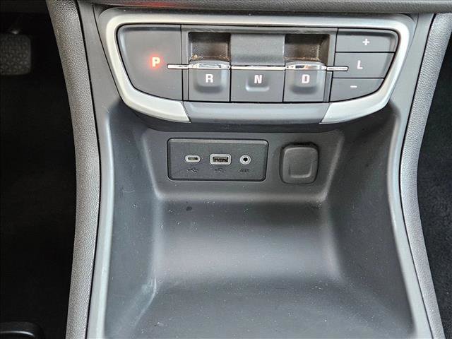 Used 2024 GMC Terrain SLE image 13