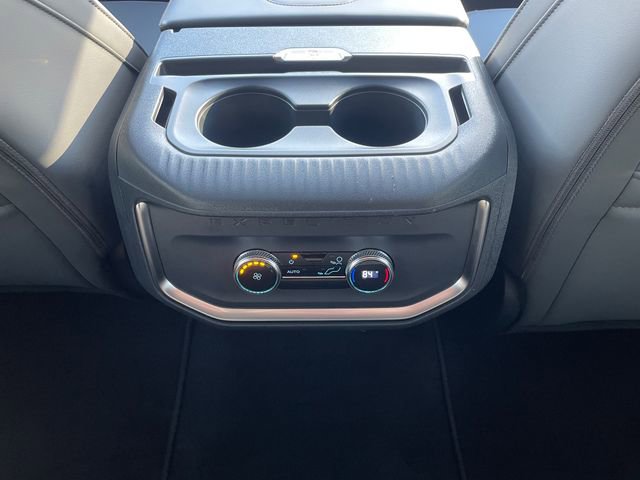 New 2025 Ford Expedition Active image 11