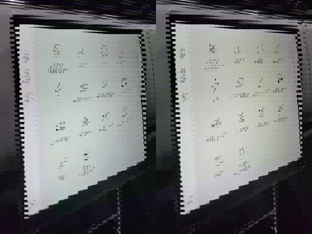 New 2026 Land Rover Range Rover SE image 32