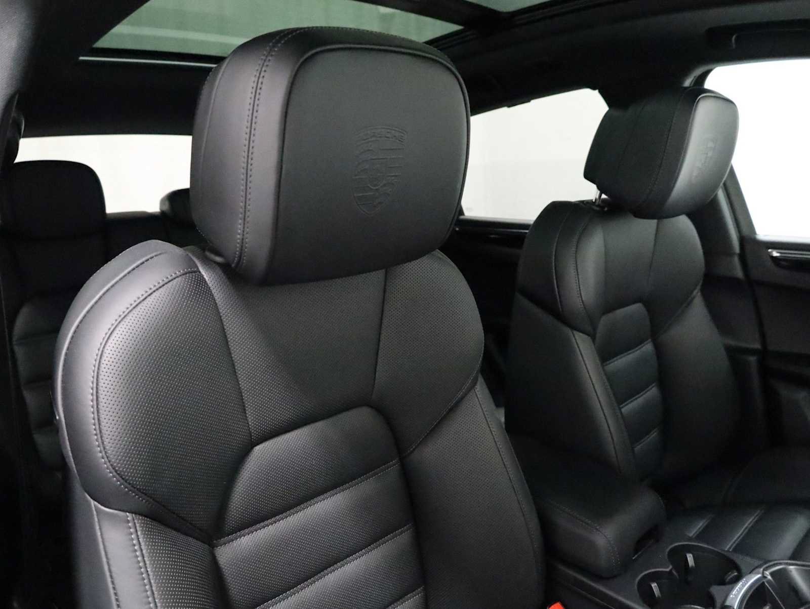 Certified 2026 Porsche Macan AWD/4WD image 22