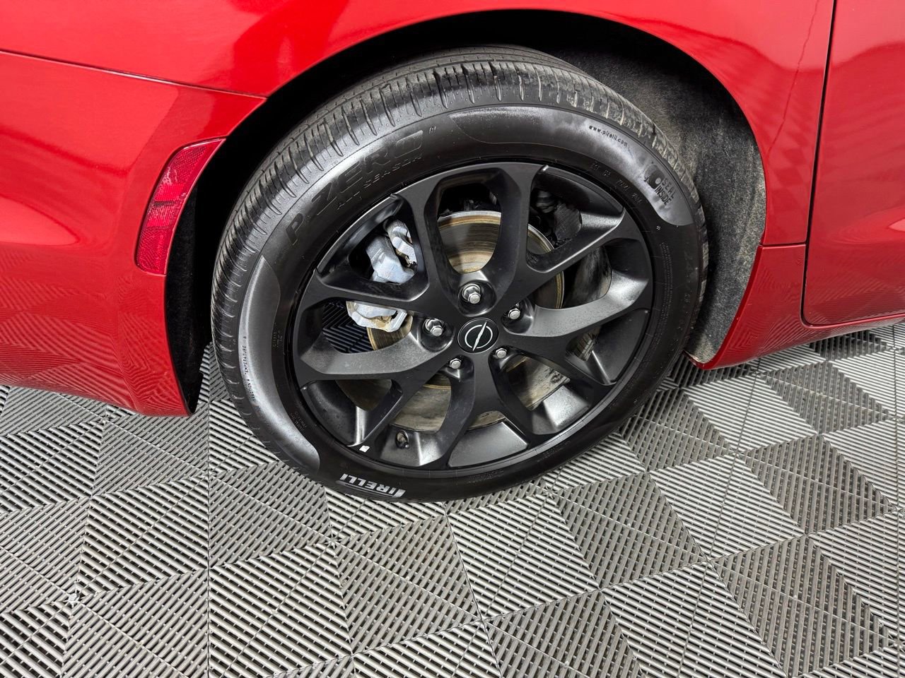 Used 2025 Chrysler Pacifica Limited image 35